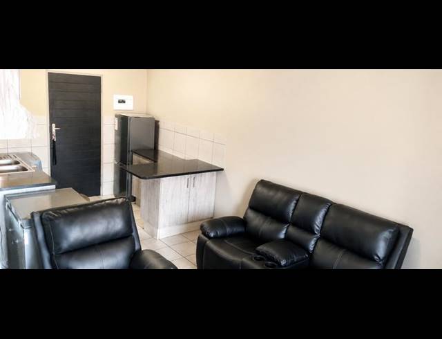 2 BEDROOM APARTMENT FOR SALE IN HEUWELOORD
